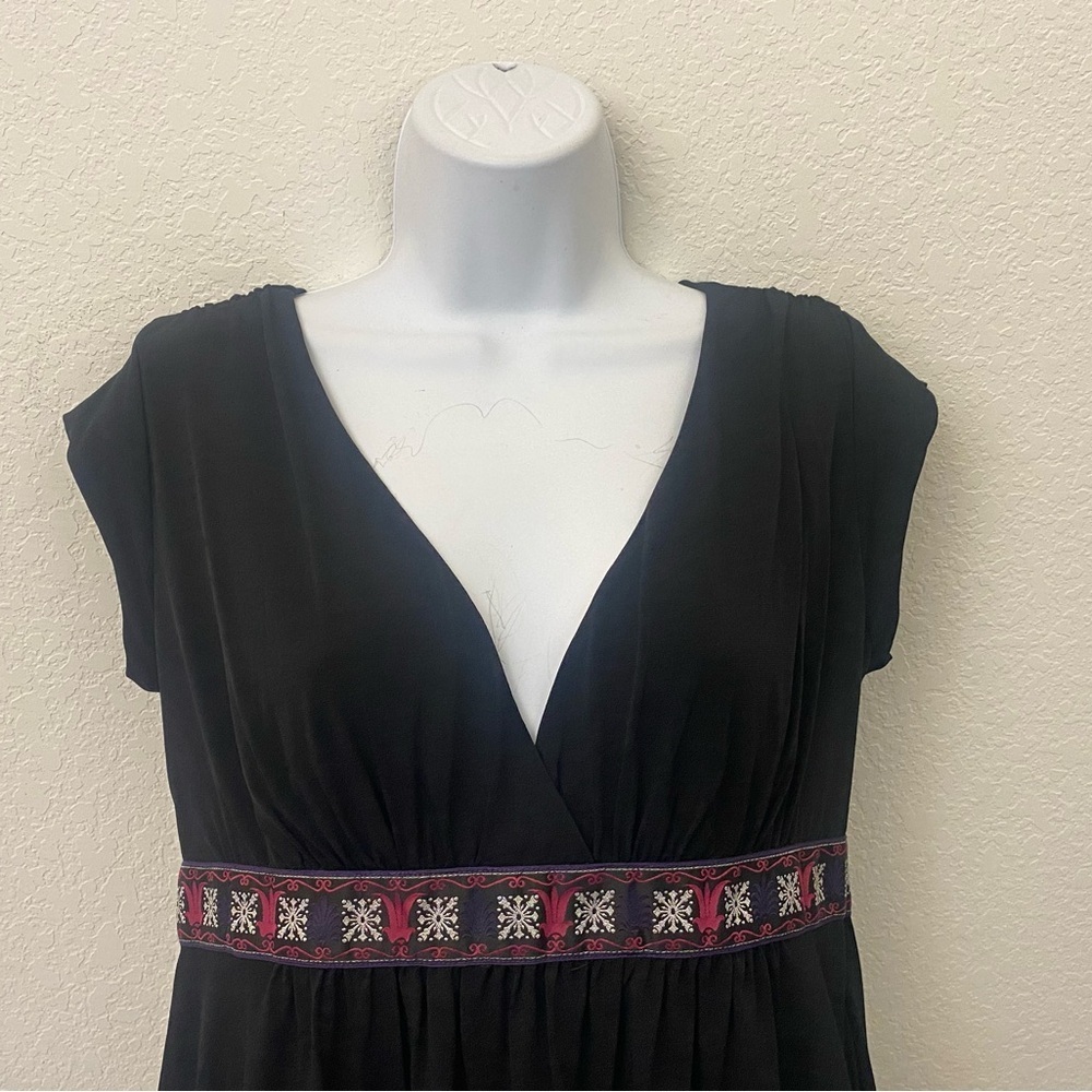 NWT Nicole Miller Women's Size 6 Black Sleeveless V Neck Shift LBD Side Zip - Picture 2 of 9